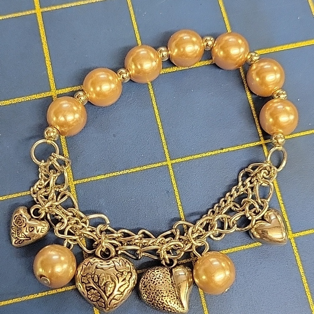 Charm Hearts Champagne Beads Stretch Bracelet